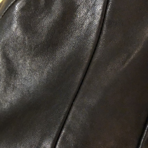Black 100% soft leather coat with quilted zip-out lining, hits at upper thigh - Picture 15 of 16